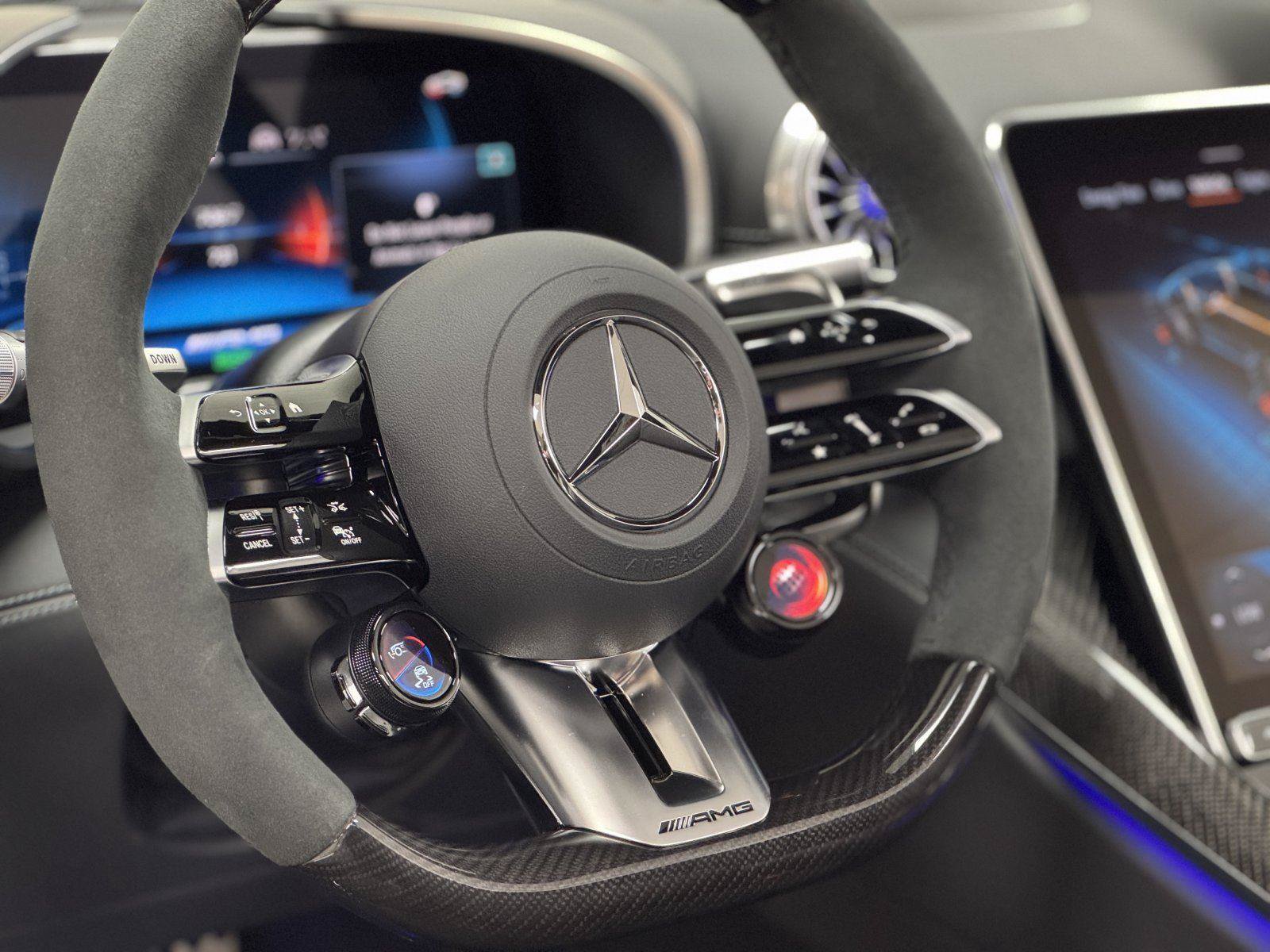 Used 2025 Mercedes-Benz SL 63 AMG S e Performance 4MATIC image 29