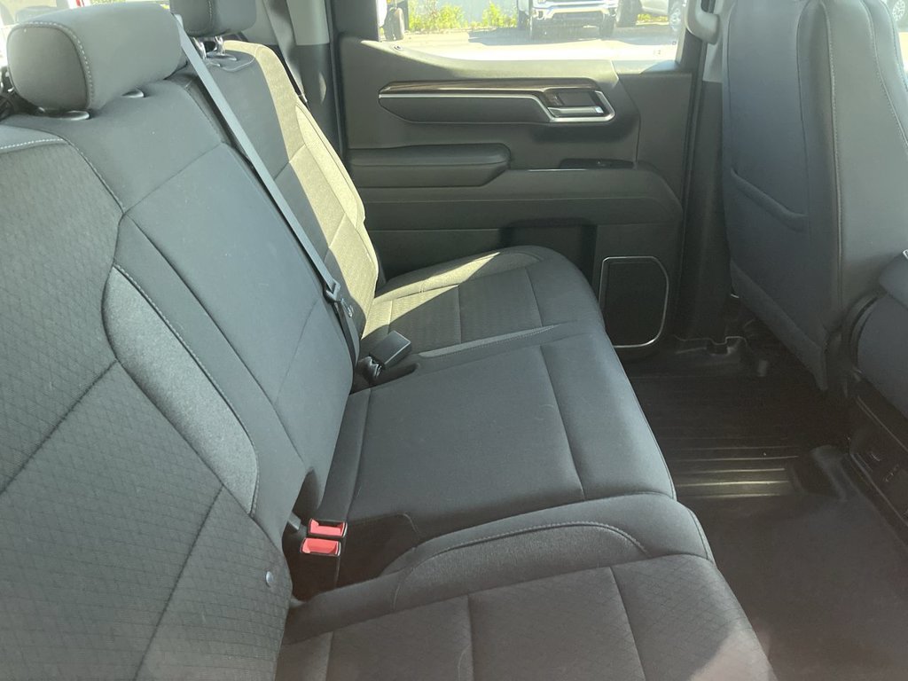 Used 2025 Chevrolet Silverado 1500 LT AWD/4WD image 11