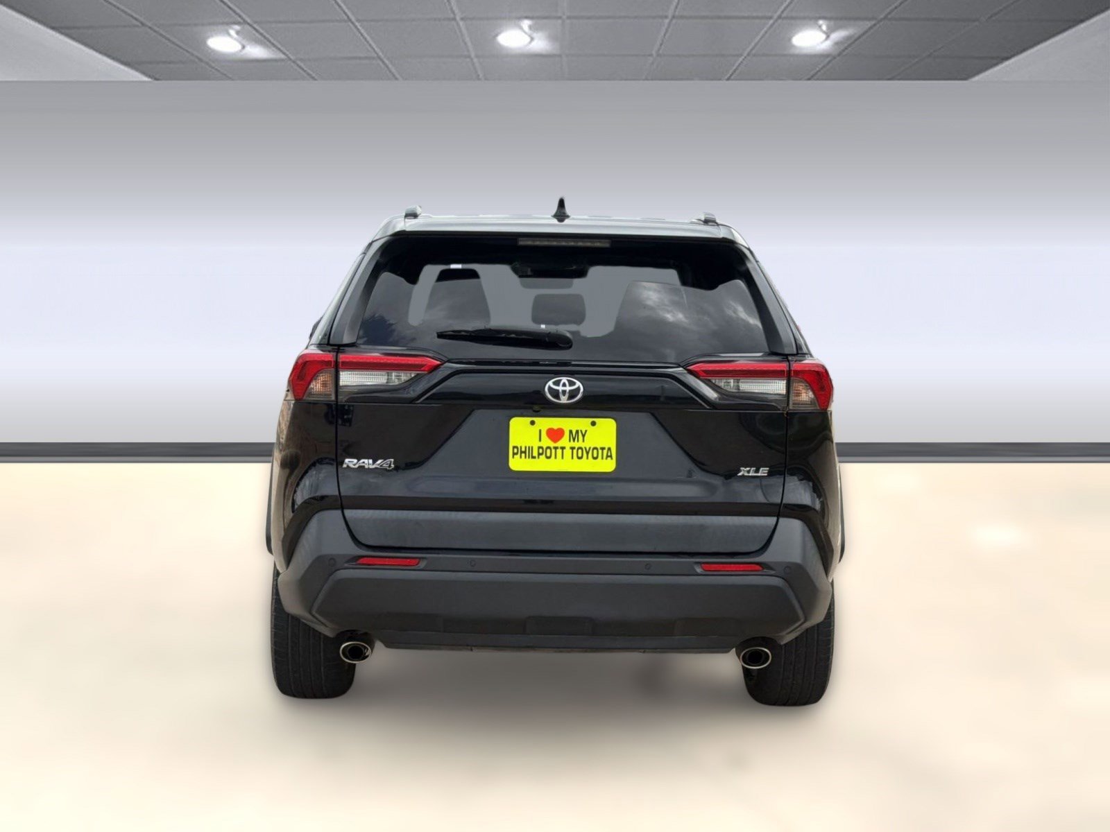 Used 2020 Toyota RAV4 XLE Premium image 10