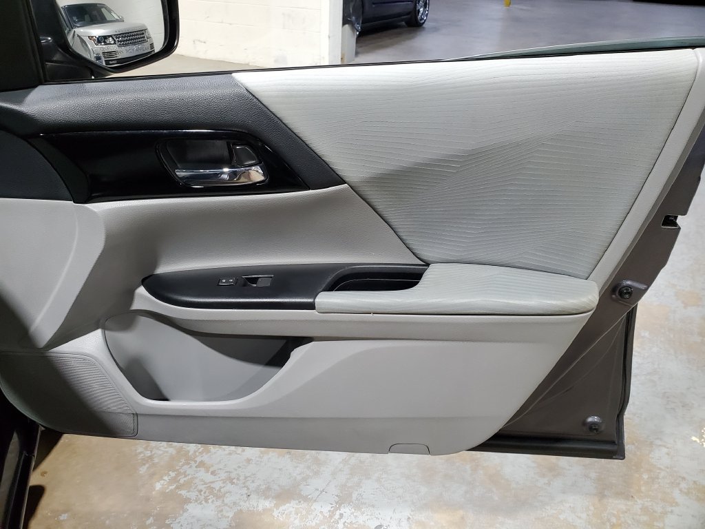 Used 2017 Honda Accord LX image 15