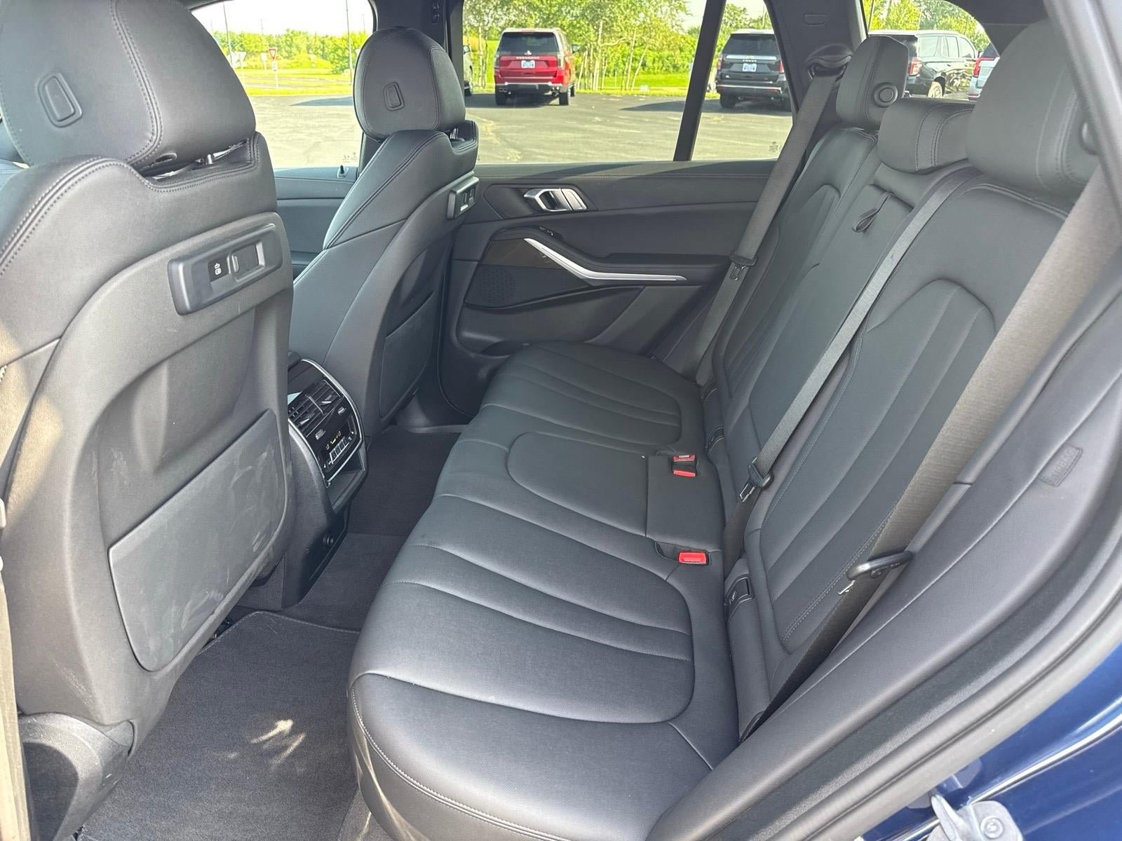 Used 2022 BMW X5 xDrive40i w/ Premium Package AWD/4WD image 7