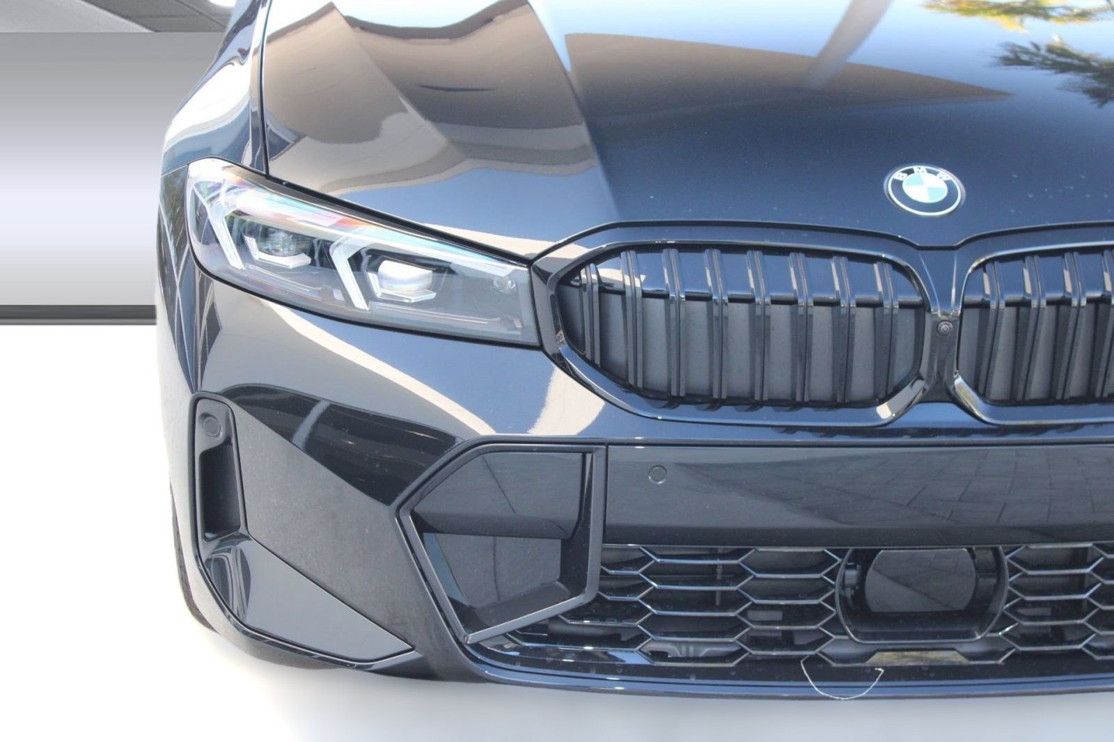 Used 2026 BMW 330i Sedan w/ M Sport Package RWD image 12