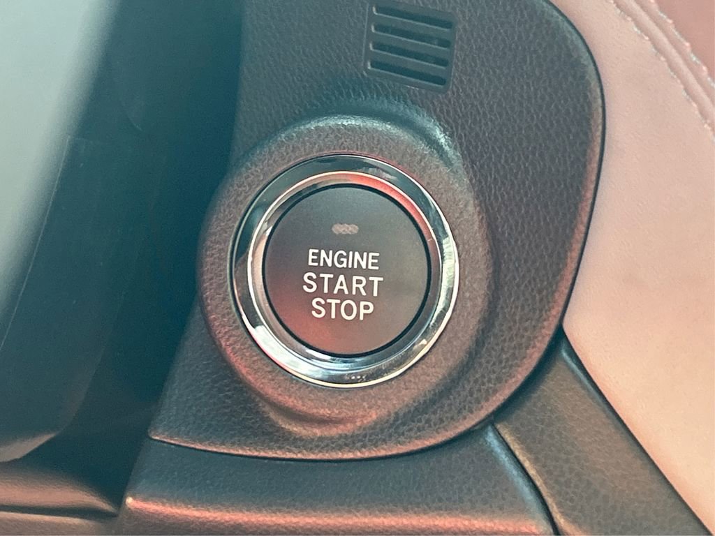 Certified 2025 Subaru Outback Limited image 33