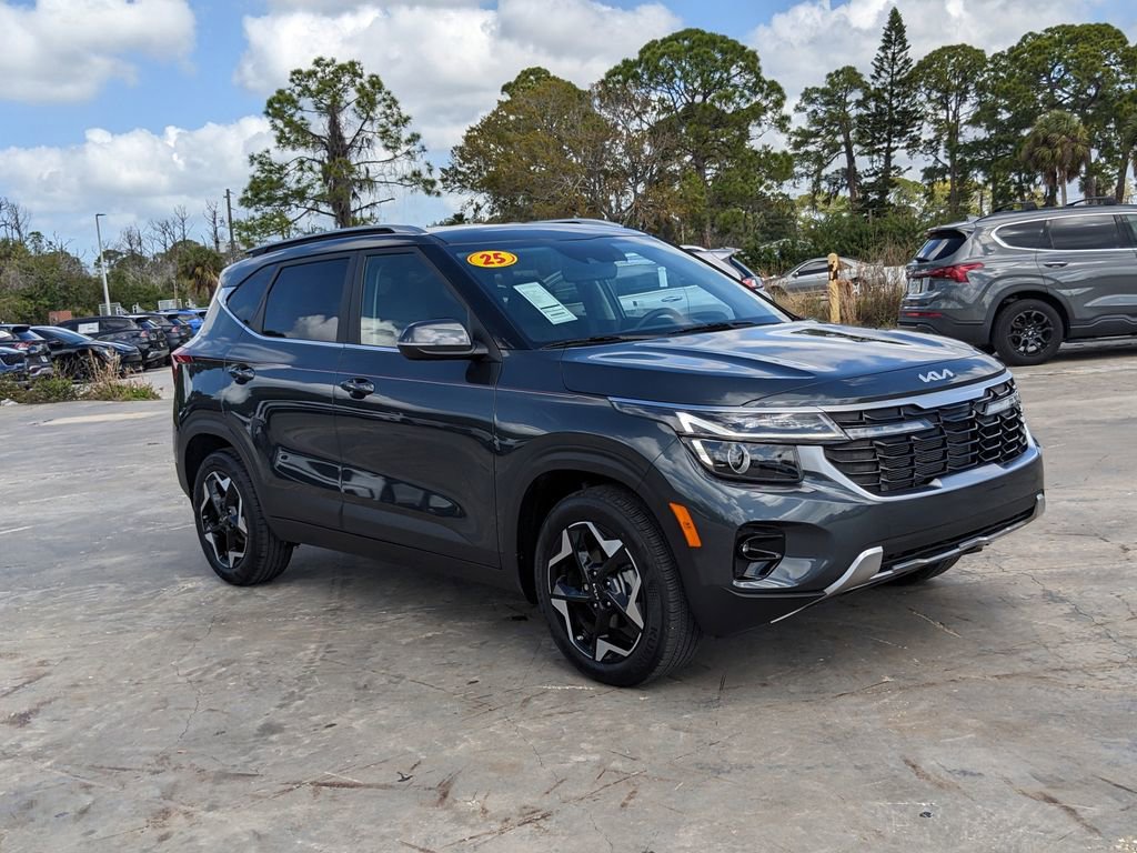 Certified 2025 Kia Seltos EX image 2
