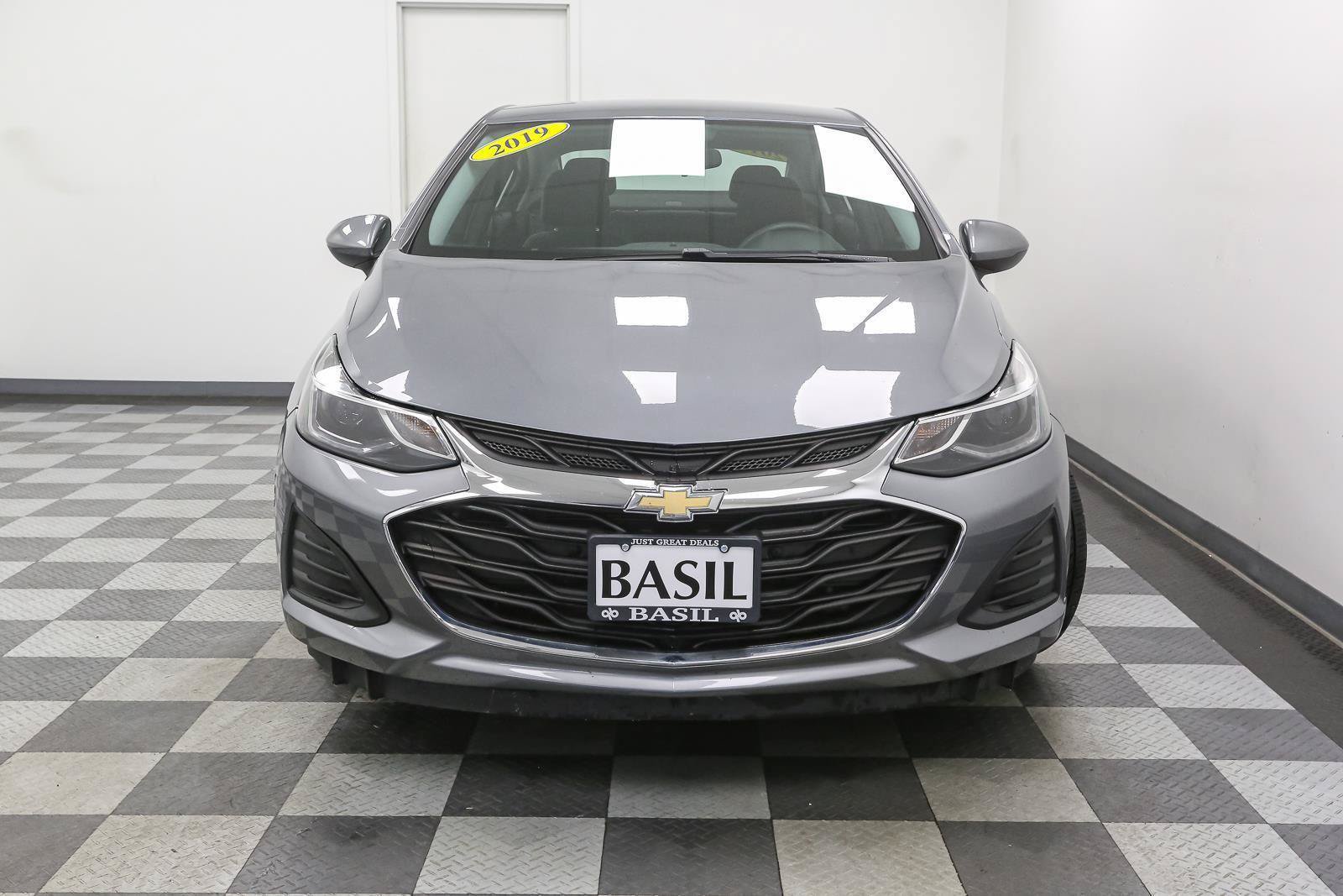 Used 2019 Chevrolet Cruze LT FWD image 3