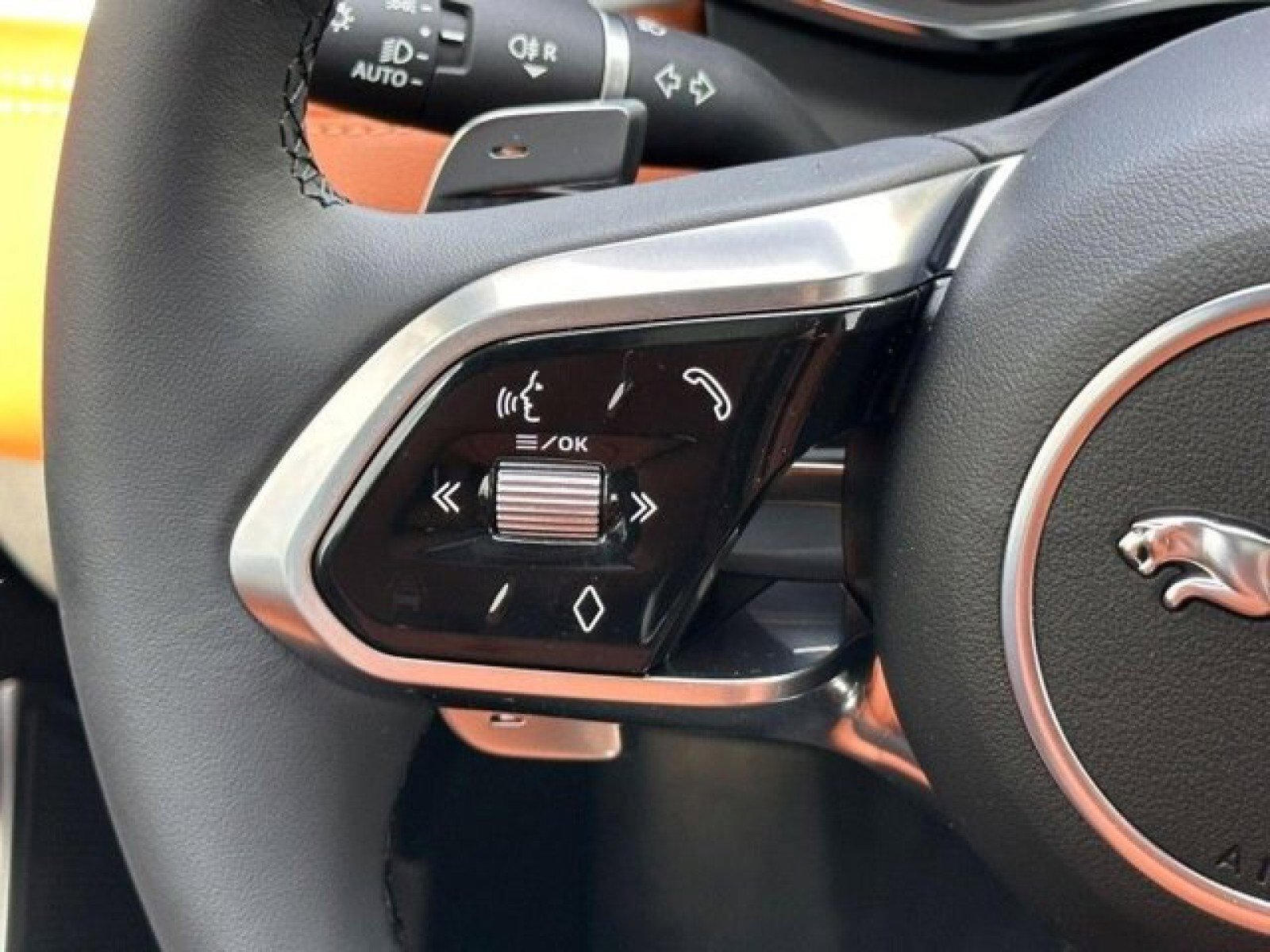 New 2024 Jaguar XF R-Dynamic SE image 19