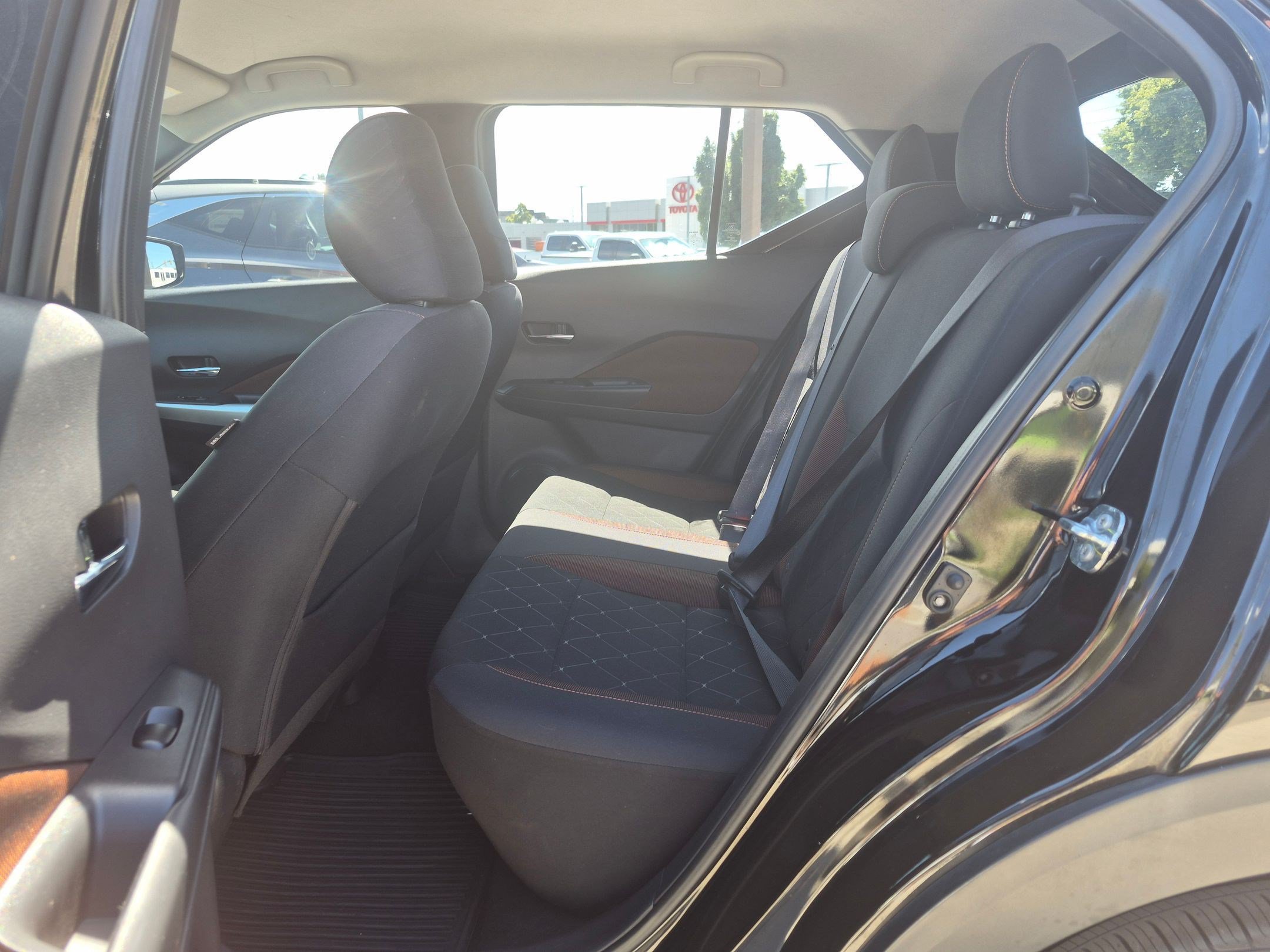 Used 2019 Nissan Kicks SR w/ Exterior Package FWD image 25