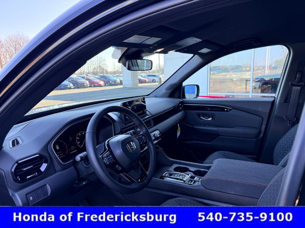 Certified 2025 Honda Pilot Sport image 31