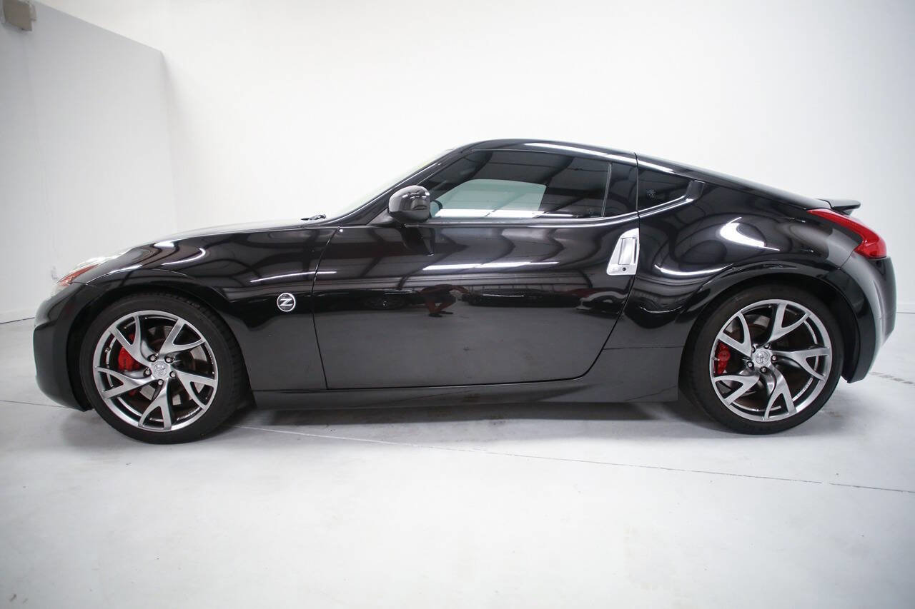 Used 2014 Nissan 370Z Touring w/ Sport Package image 3