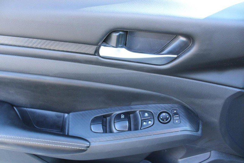 Used 2024 Nissan Altima 2.5 SV image 9