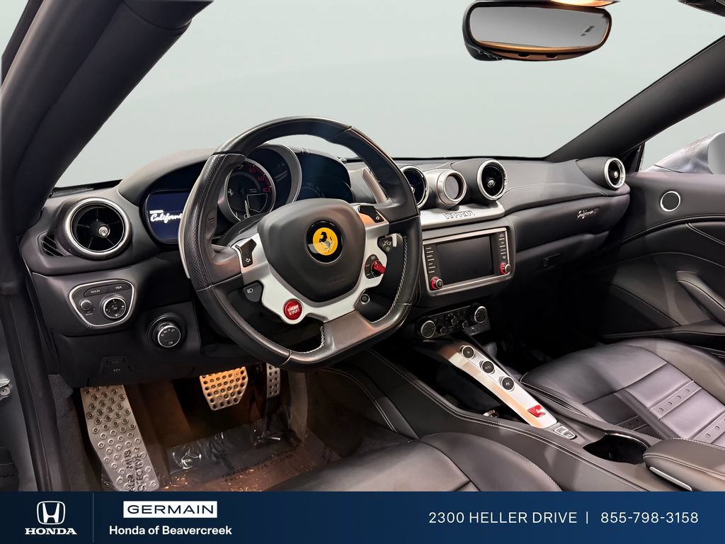 Used 2017 Ferrari California T RWD image 15