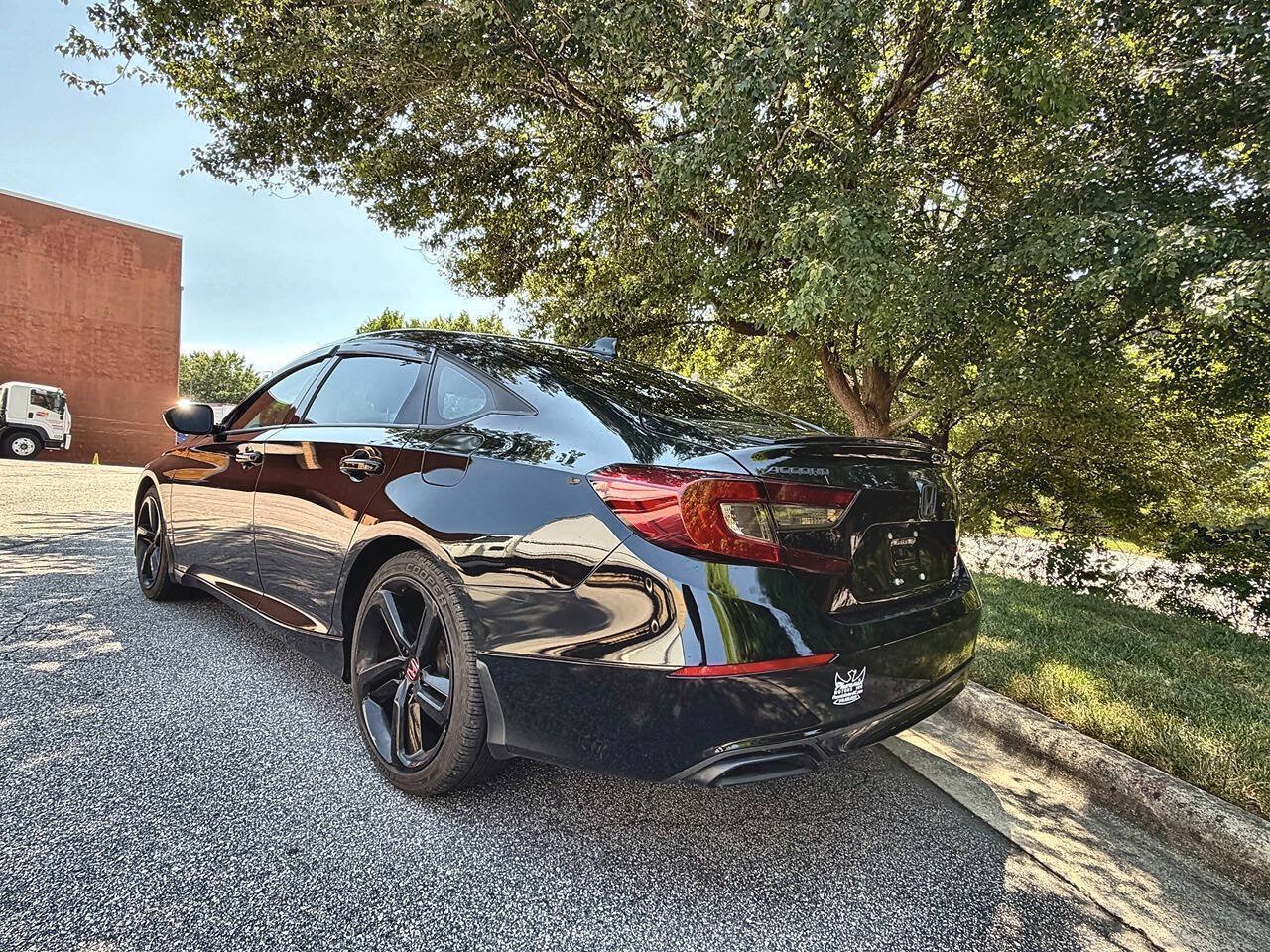 Used 2022 Honda Accord Sport image 9