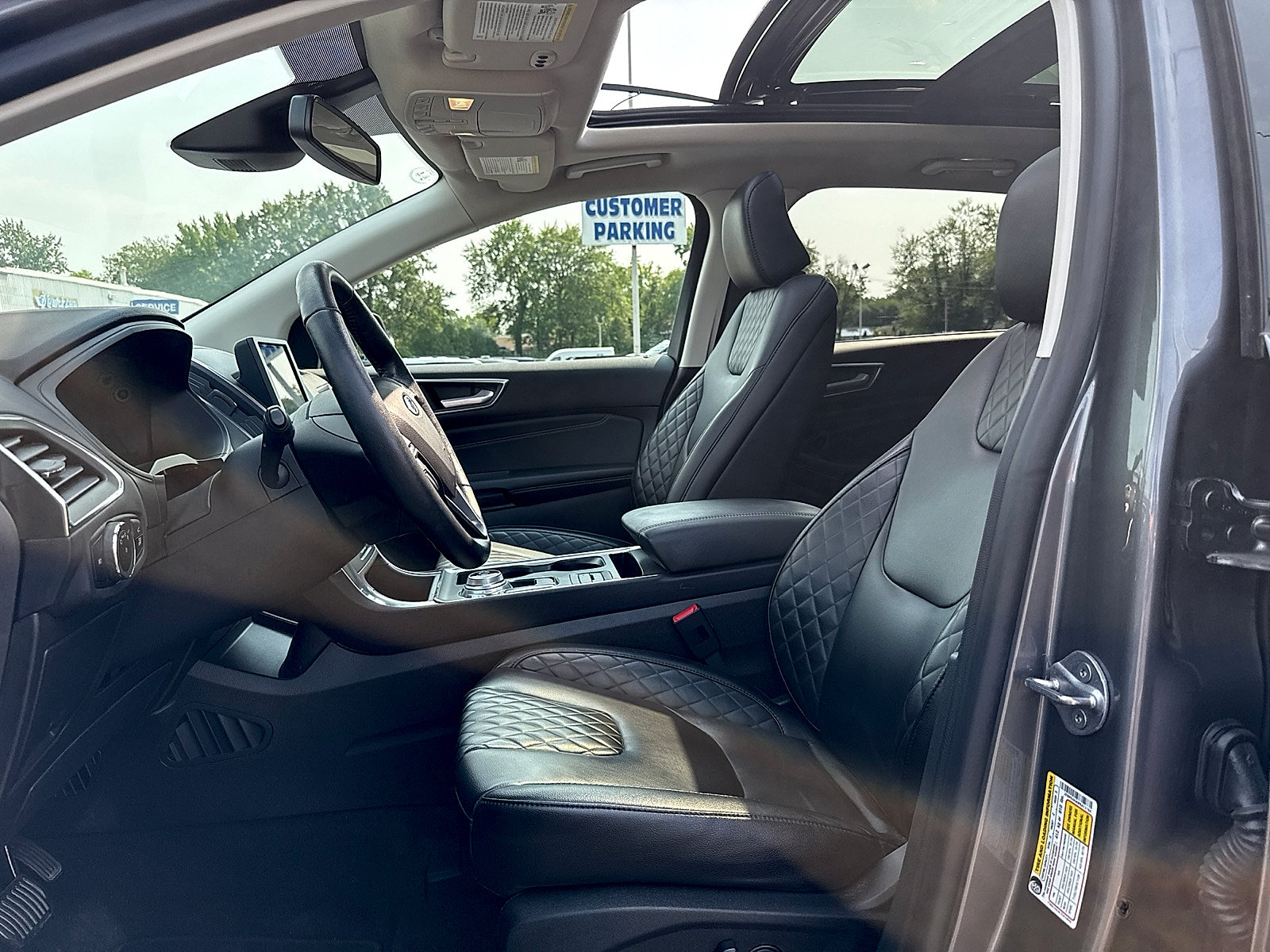 Used 2023 Ford Edge Titanium AWD/4WD image 8