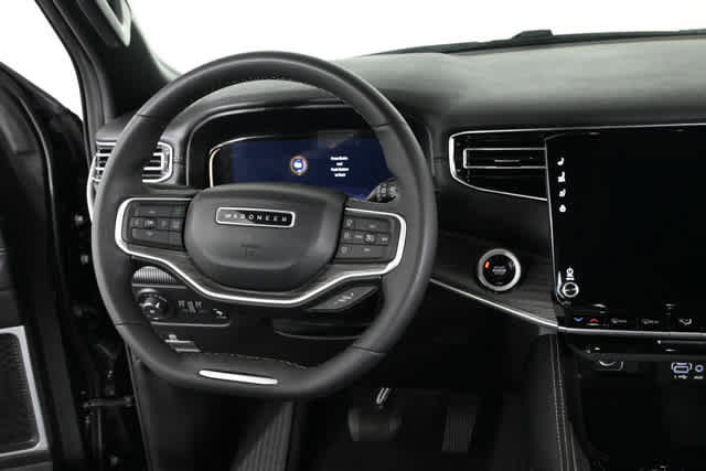 Used 2024 Jeep Wagoneer L Series II w/ Flexible Seating Group image 3