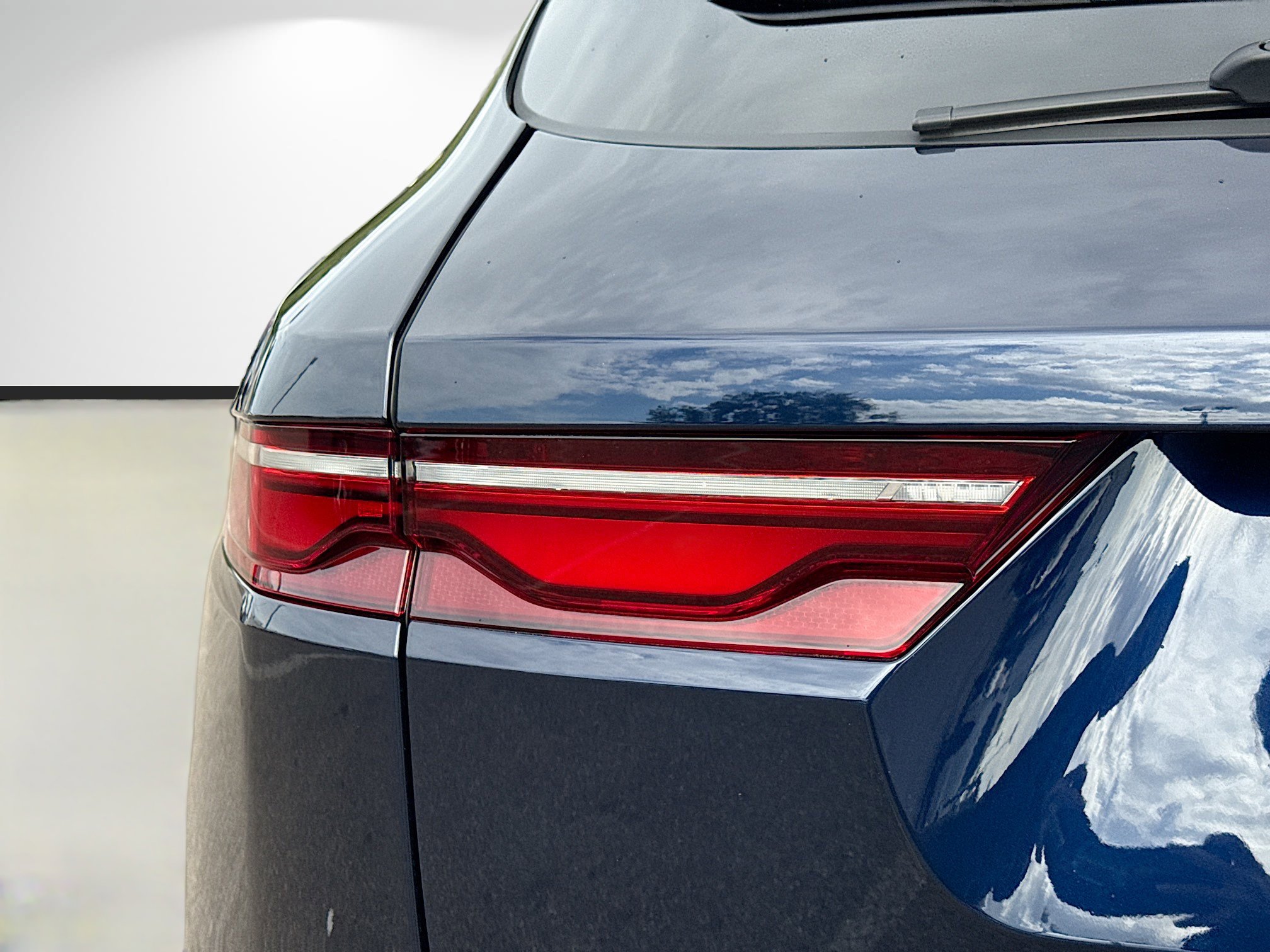 Used 2026 Jaguar F-PACE R-Dynamic S image 10