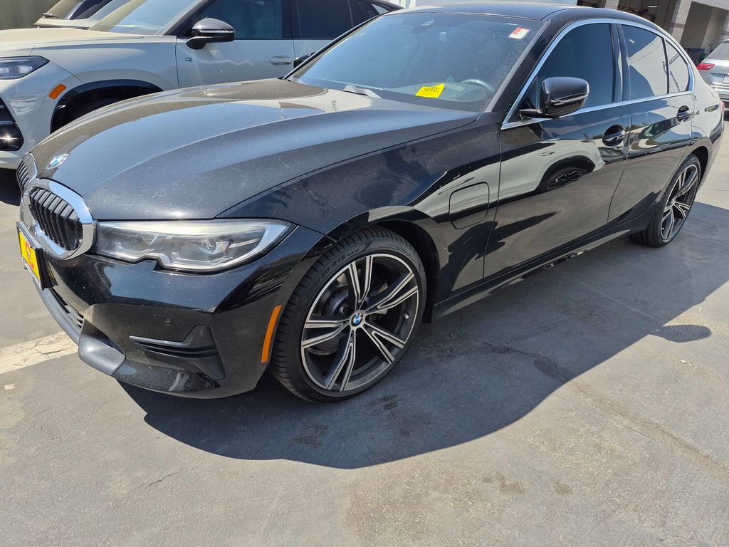Used 2021 BMW 330e w/ Convenience Package image 3
