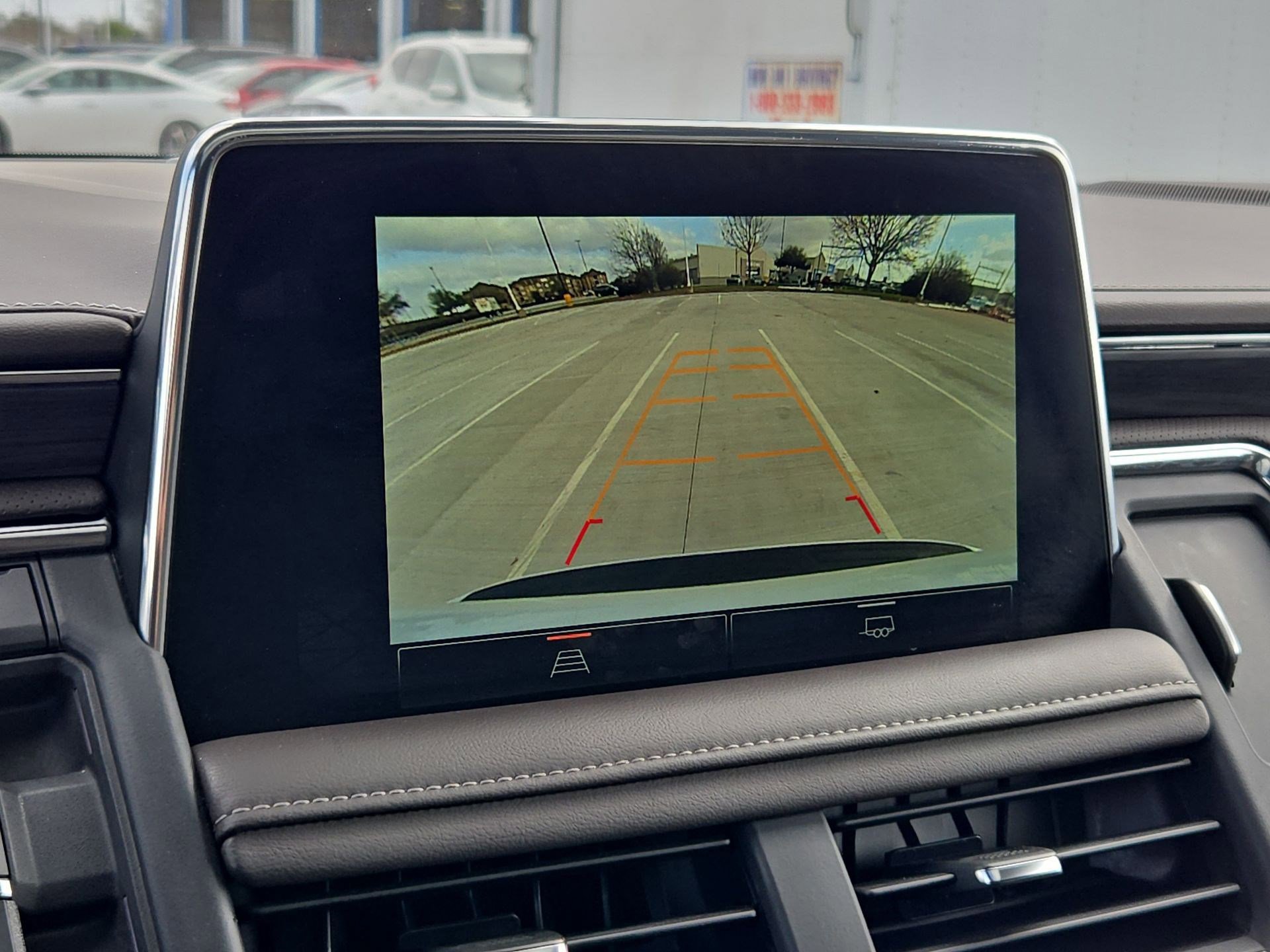 Used 2024 GMC Yukon XL SLT image 26