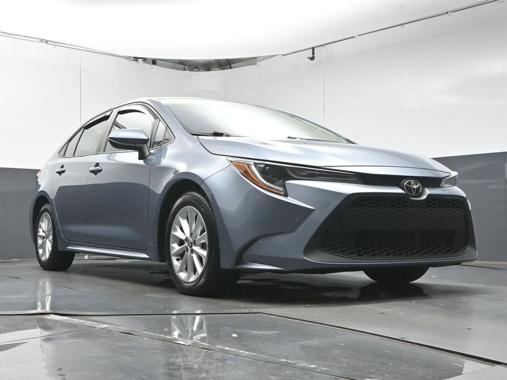 Used 2021 Toyota Corolla LE w/ LE Convenience Package FWD image 30