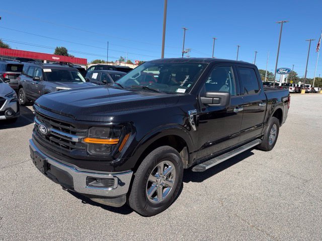 Used 2025 Ford F150 XLT w/ Equipment Group 301A Standard AWD/4WD image 3