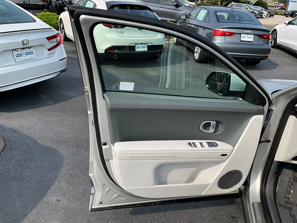 Used 2024 Hyundai Ioniq 5 Limited image 26