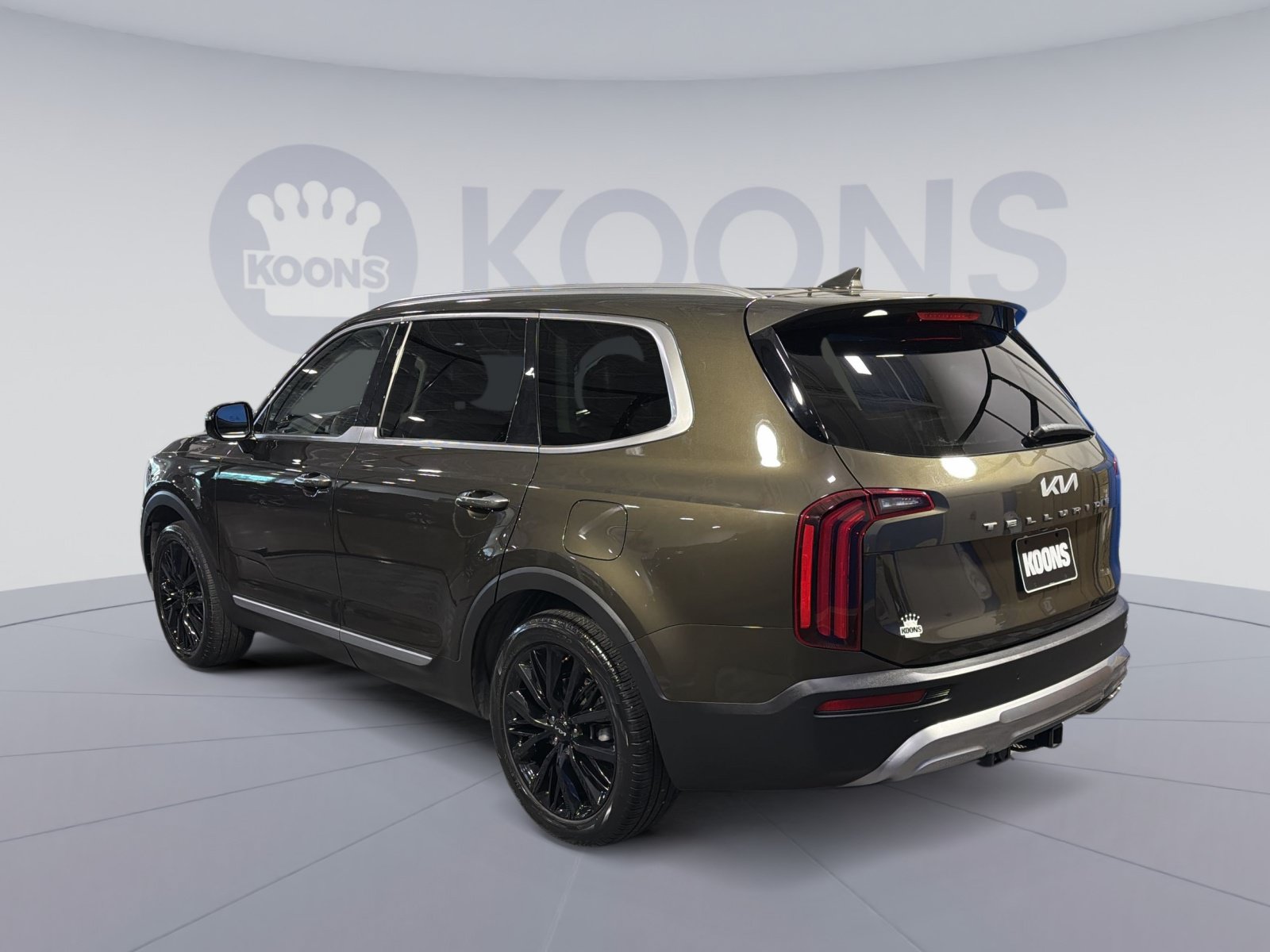 Used 2022 Kia Telluride SX w/ Towing Package FWD image 4