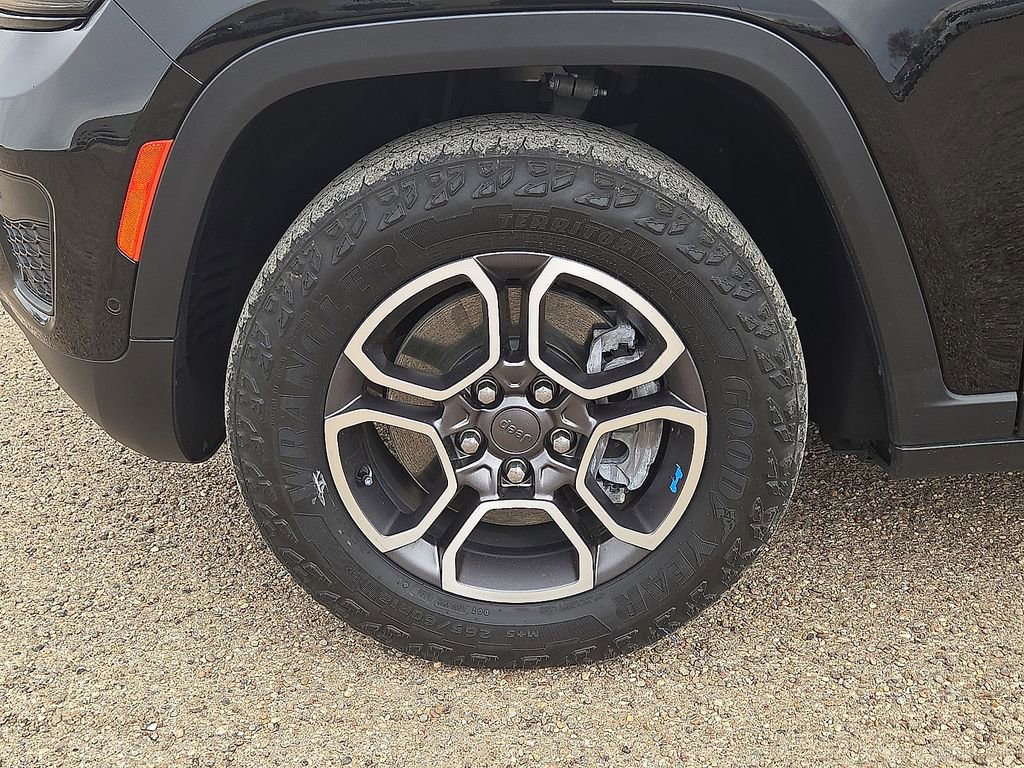 Used 2022 Jeep Grand Cherokee Trailhawk w/ Advanced Protech Group II image 10