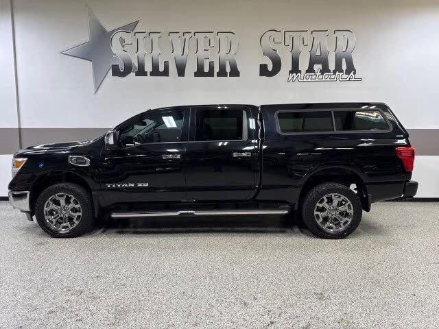 Used 2018 Nissan Titan SL w/ Chrome Package AWD/4WD image 11