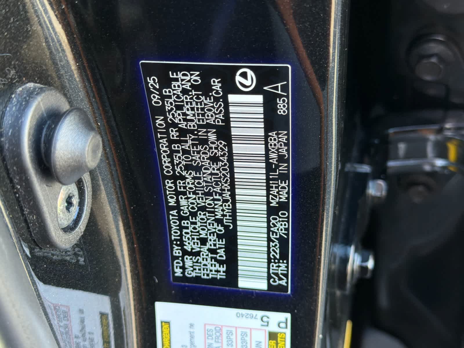 Certified 2025 Lexus UX 300h FWD w/ Accessory Package (Z2) image 33