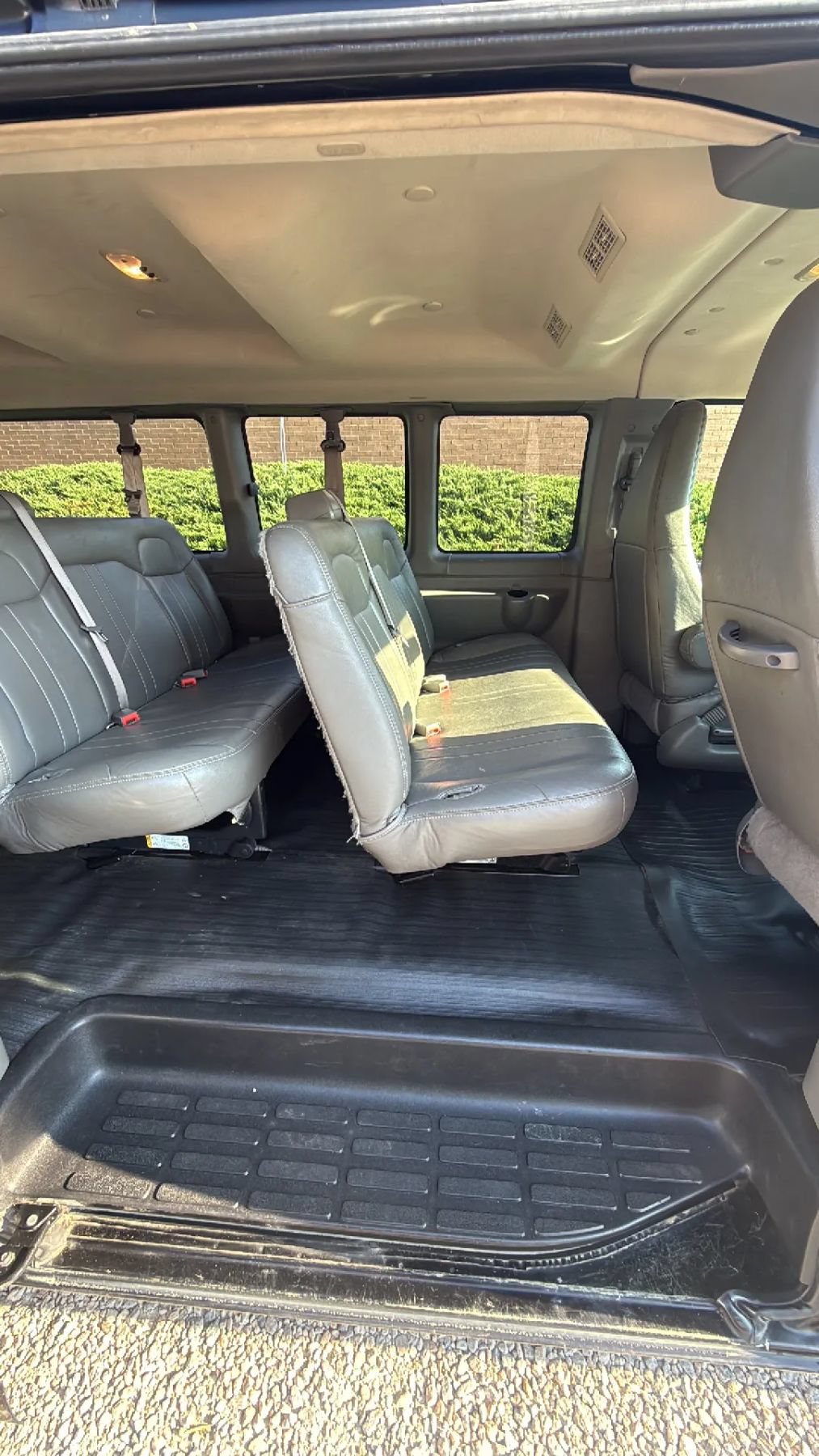 Used 2017 Chevrolet Express 3500 LS RWD image 25