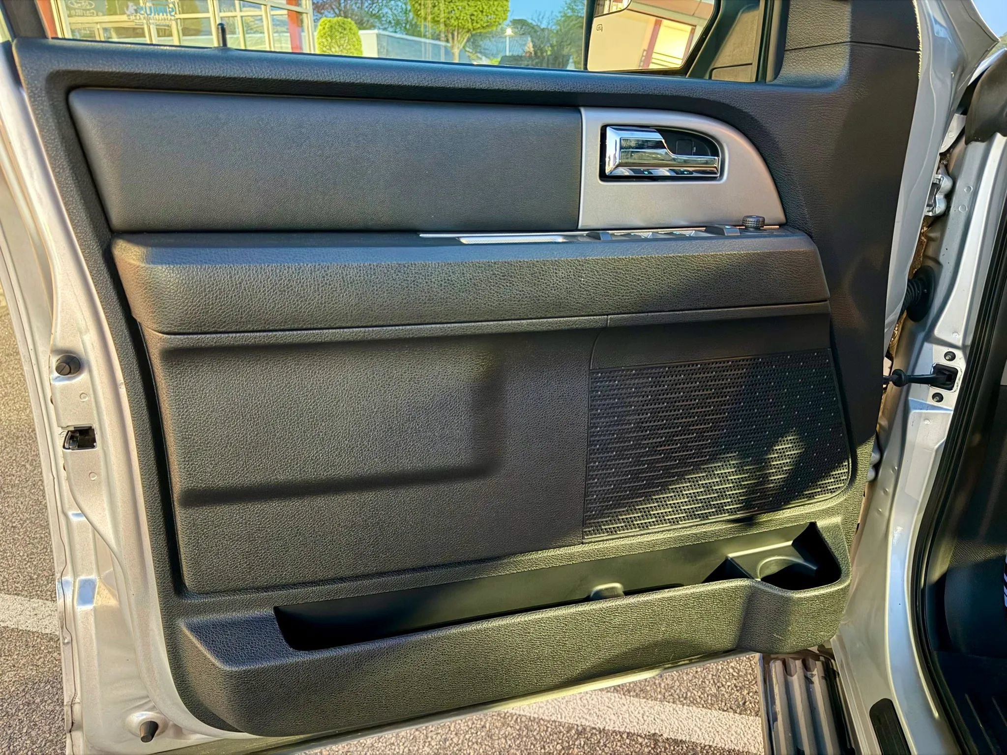 Used 2015 Ford Expedition EL XLT image 35