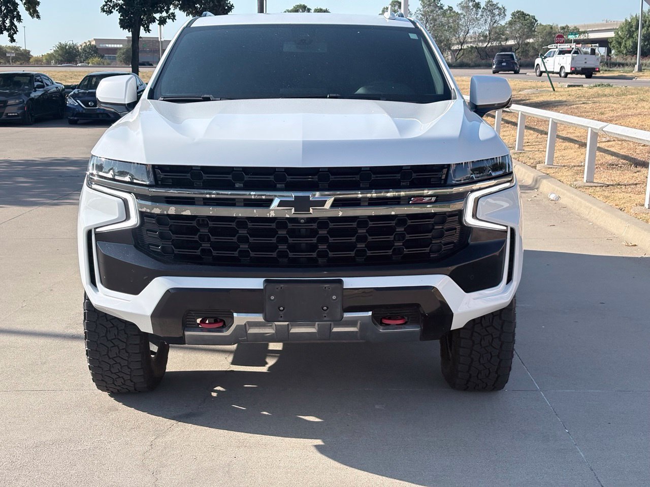 Used 2022 Chevrolet Tahoe Z71 w/ Luxury Package AWD/4WD image 2