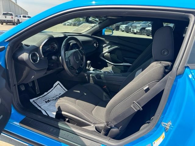Used 2023 Chevrolet Camaro LT w/ Technology Package RWD image 9