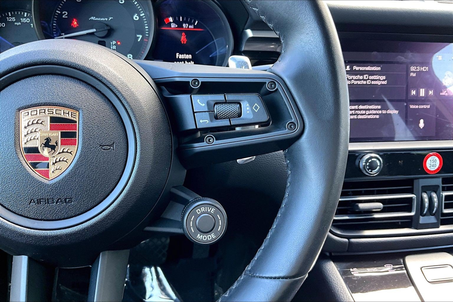 Used 2024 Porsche Macan Turbo AWD/4WD image 18