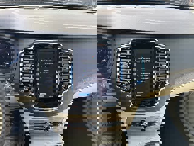 Used 2023 Volvo XC90 B6 Plus w/ Protection Package image 22