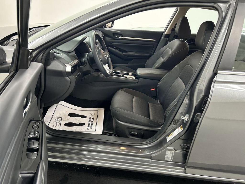 Used 2023 Nissan Altima 2.5 SV image 9