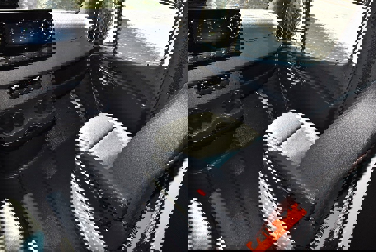 Used 2025 Mercedes-Benz Sprinter 2500 image 20