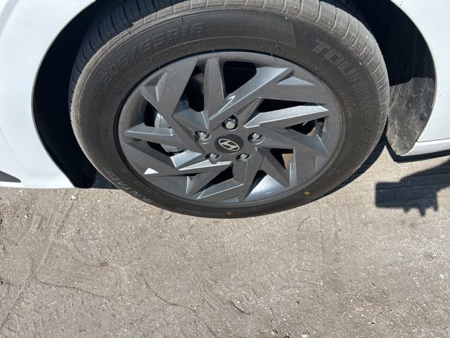 Used 2024 Hyundai Elantra SEL image 20