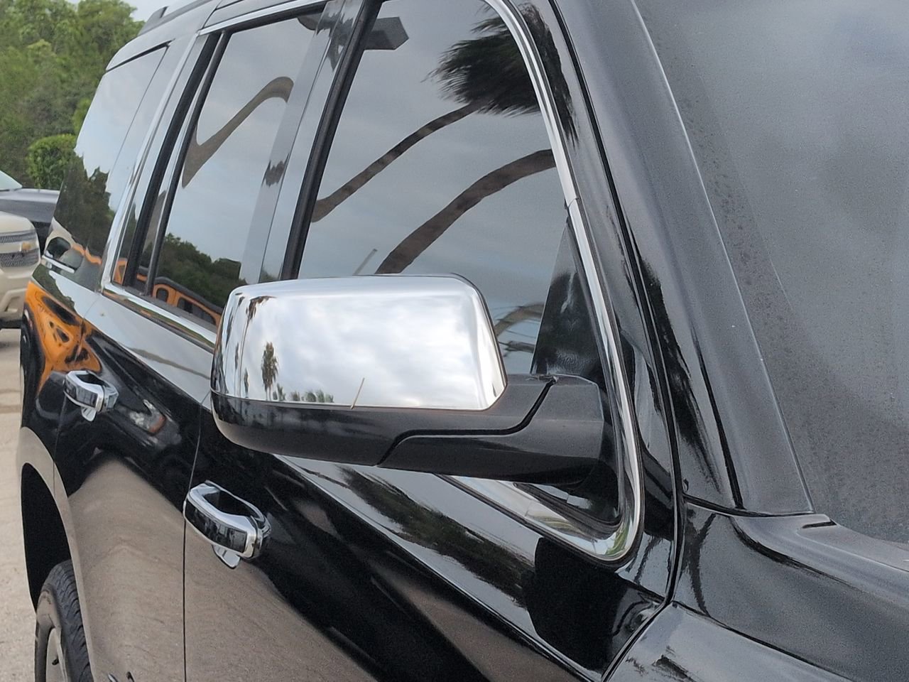 Used 2018 Chevrolet Tahoe Premier RWD image 11