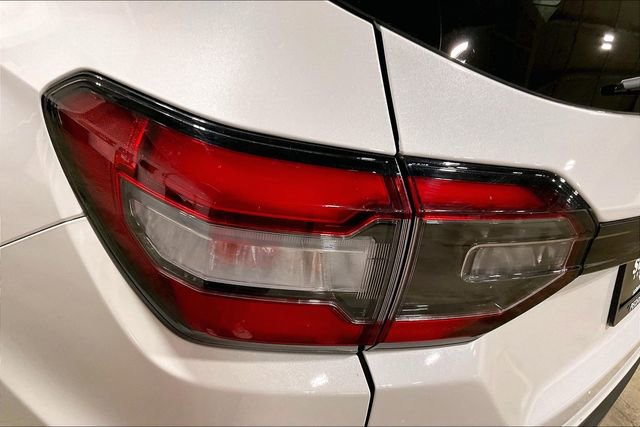 Used 2024 Honda Pilot Elite image 31