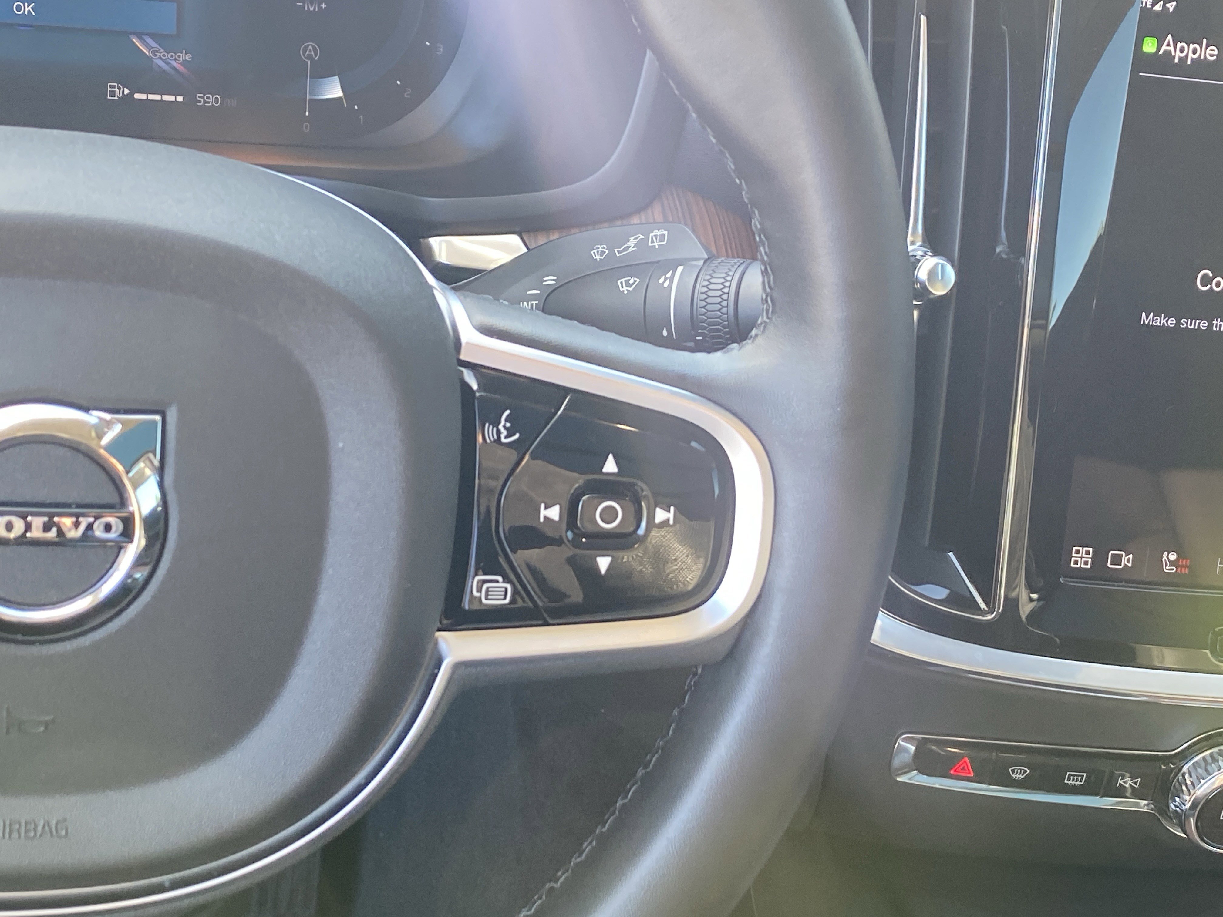 Used 2025 Volvo V60 B5 Cross Country Plus image 30