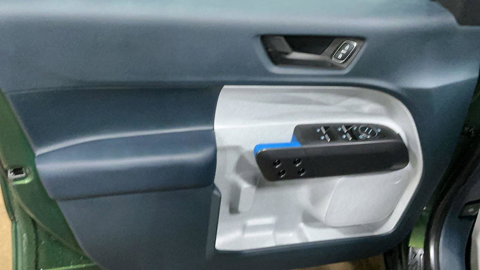 Certified 2025 Ford Maverick XLT w/ XLT Luxury Package image 12