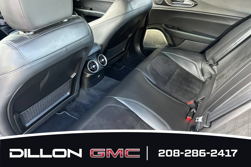 Used 2017 Alfa Romeo Giulia Quadrifoglio RWD image 12
