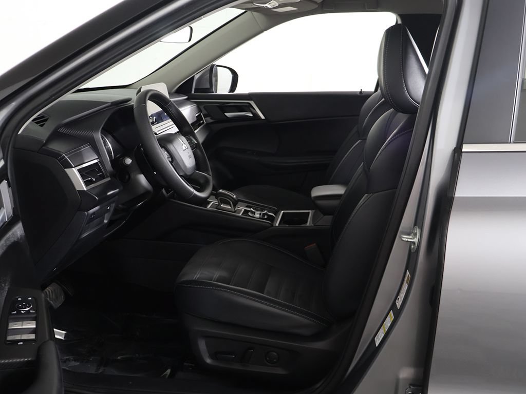 Used 2024 Mitsubishi Outlander SE AWD/4WD image 26