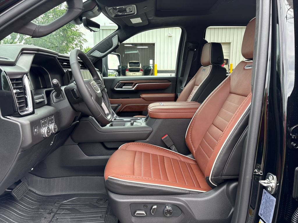 New 2026 GMC Sierra 2500 4x4 Crew Cab Denali Ultimate image 11