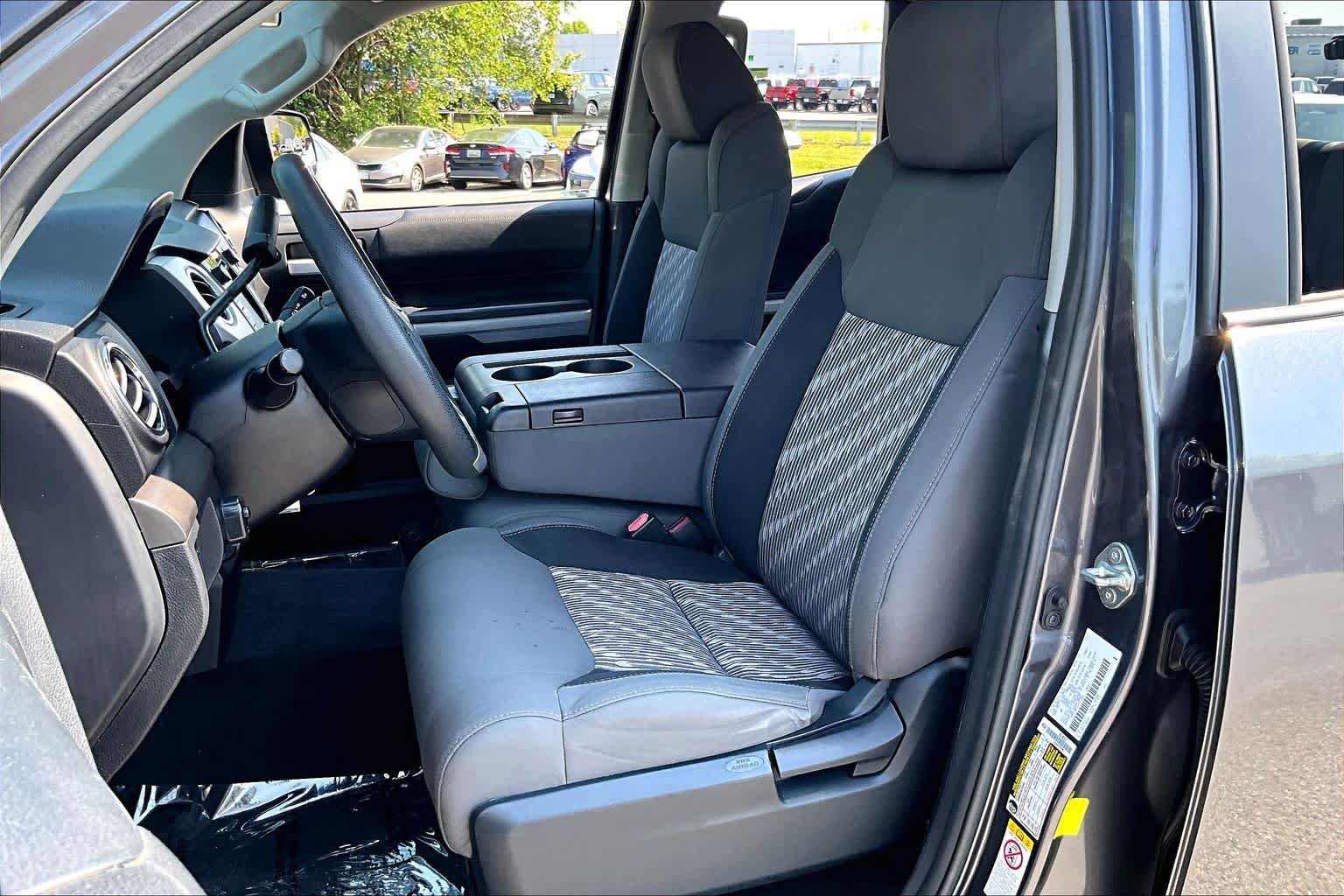 Used 2018 Toyota Tundra SR5 AWD/4WD image 8