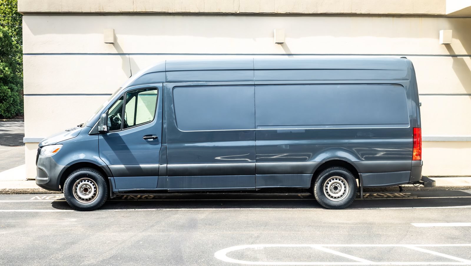 Used 2019 Mercedes-Benz Sprinter 170 image 4