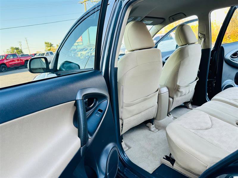 Used 2012 Toyota RAV4 4WD image 24