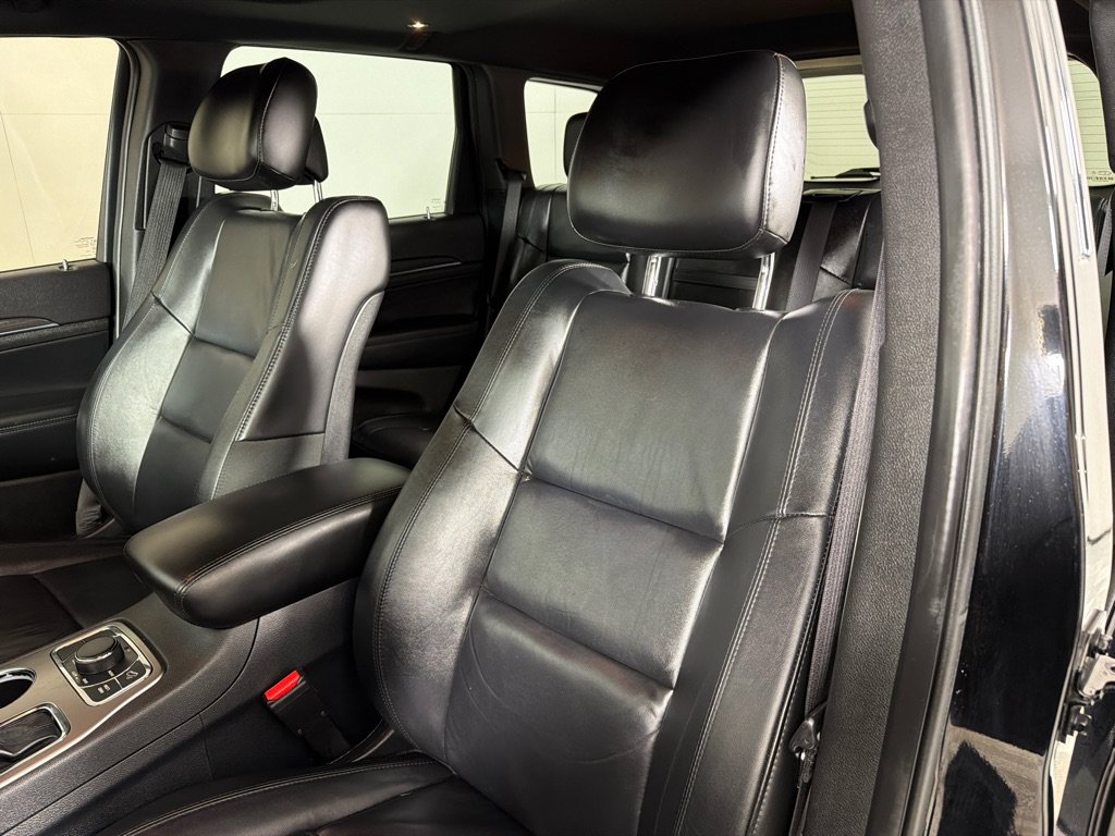 Used 2018 Jeep Grand Cherokee Limited AWD/4WD image 13