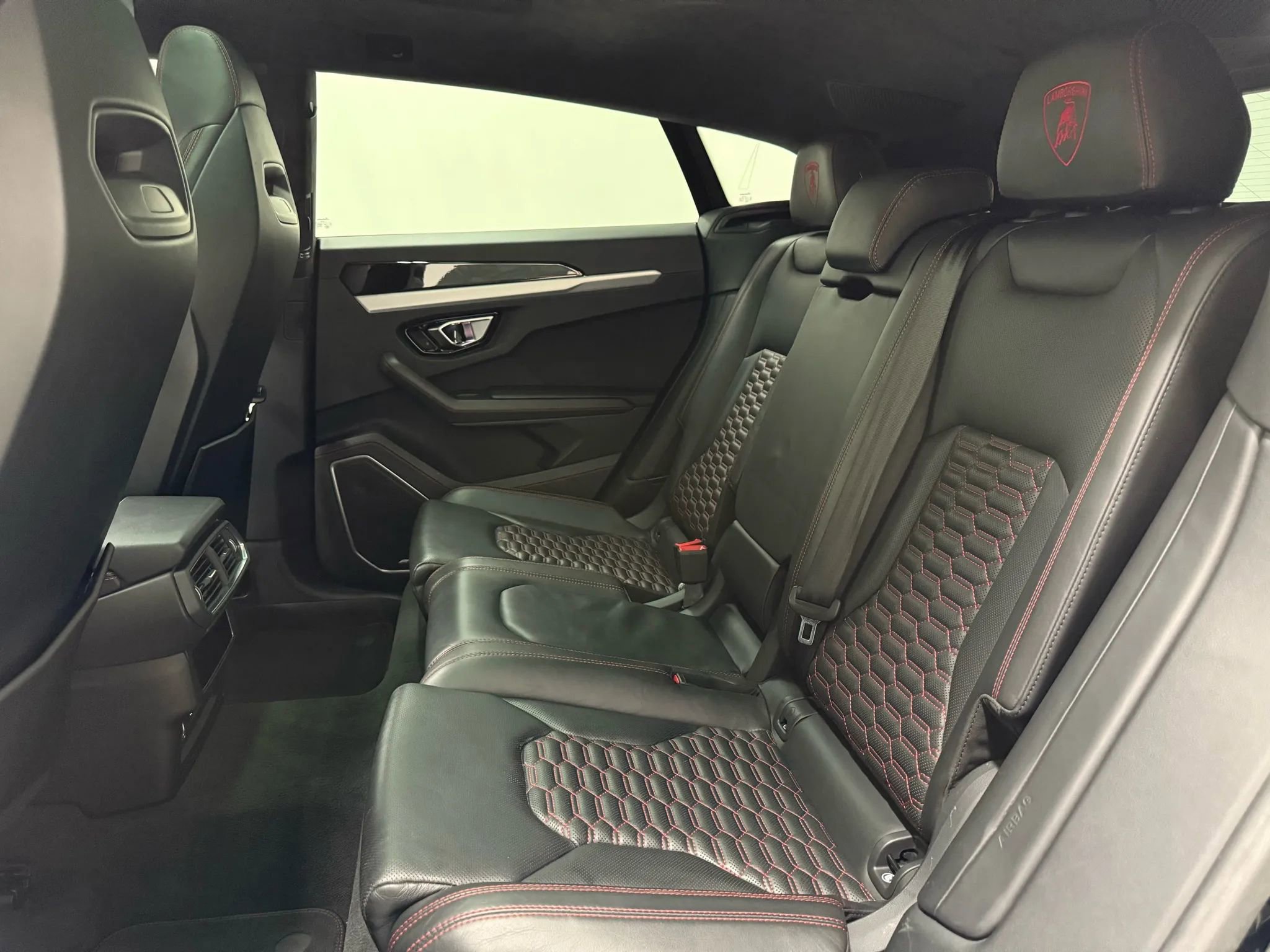 Used 2021 Lamborghini Urus image 48