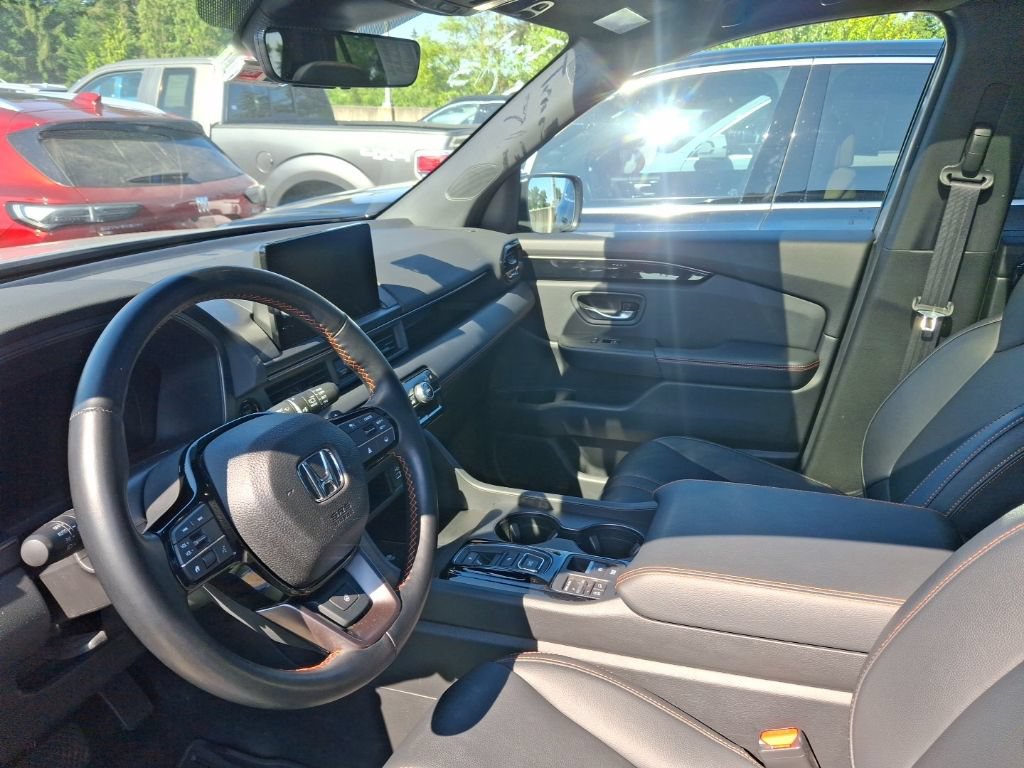 Used 2024 Honda Pilot TrailSport image 9